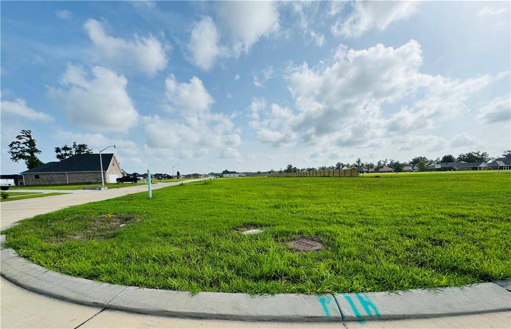 Luling, LA 70070,365 SOPHIA DR