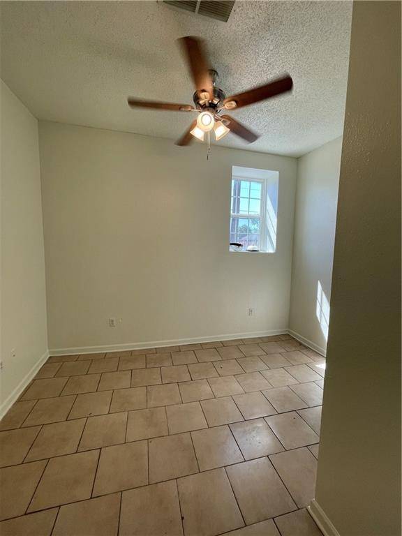 New Orleans, LA 70113,2733 DANNEEL ST