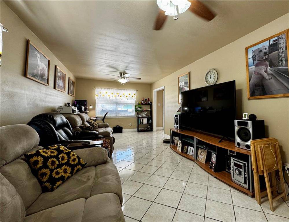 Chalmette, LA 70043,8441 PATRICIA ST