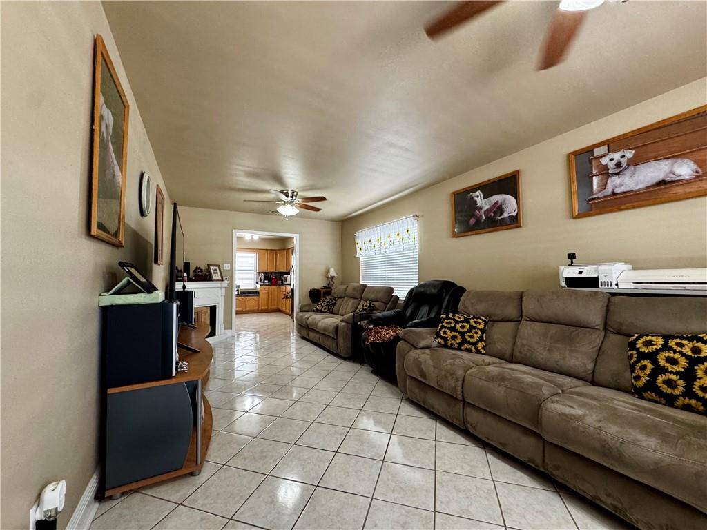 Chalmette, LA 70043,8441 PATRICIA ST