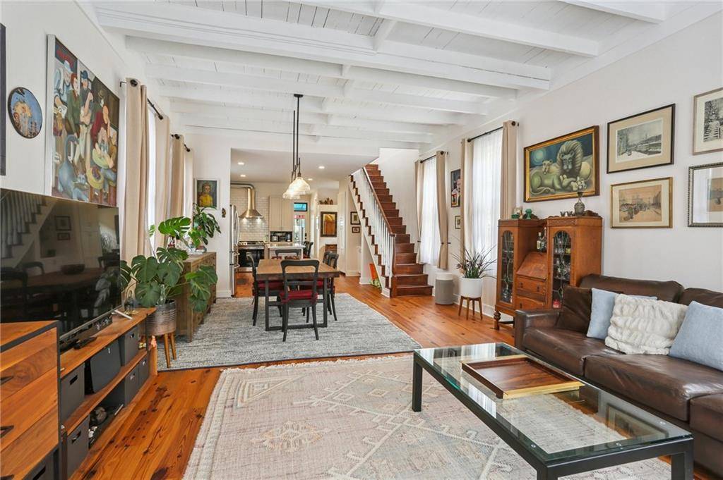 New Orleans, LA 70117,827 PORT ST