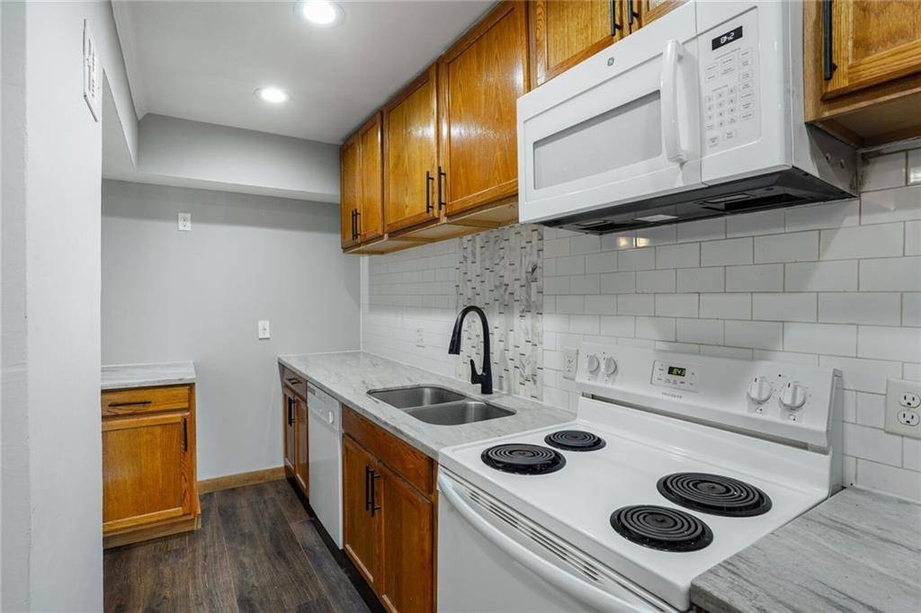 Metairie, LA 70002,4218 HESSMER AVE #217