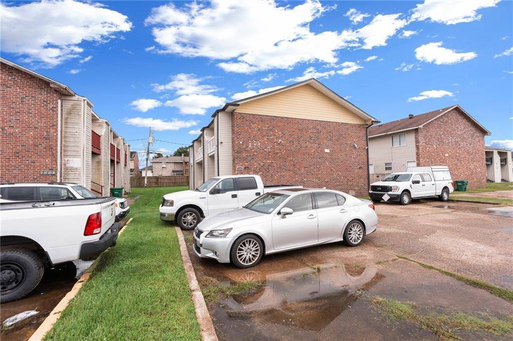 La Place, LA 70068,717 WOODLAND DR