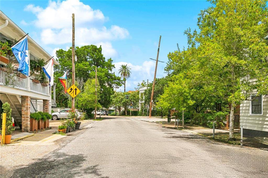 New Orleans, LA 70130,1816 18 CAMP ST