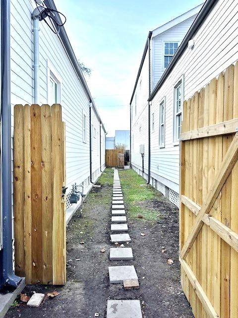 New Orleans, LA 70117,1032-34 MONTEGUT ST #1034