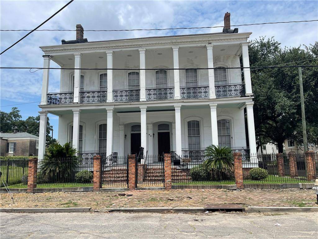 New Orleans, LA 70130,2003 05 CARONDELET ST
