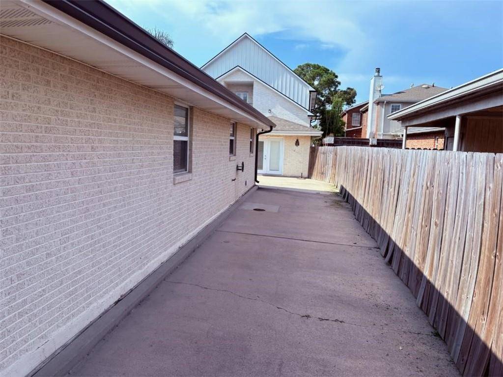 New Orleans, LA 70124,401 STAFFORD PL
