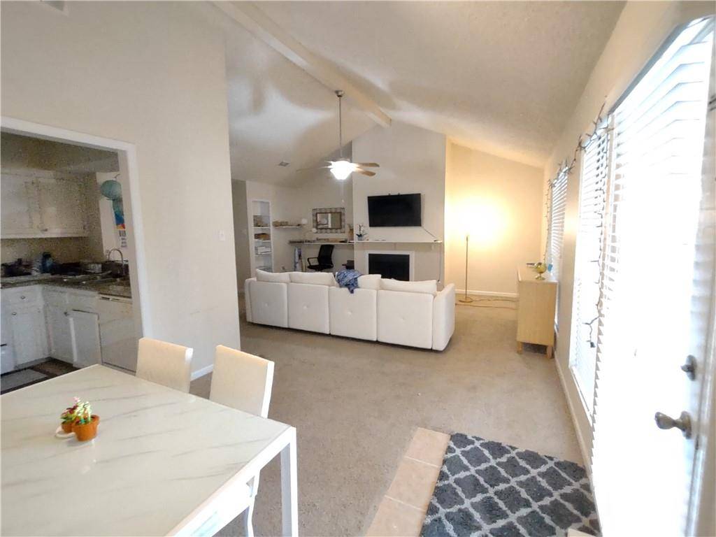 Baton Rouge, LA 70820,5131 NICHOLSON DR #B12