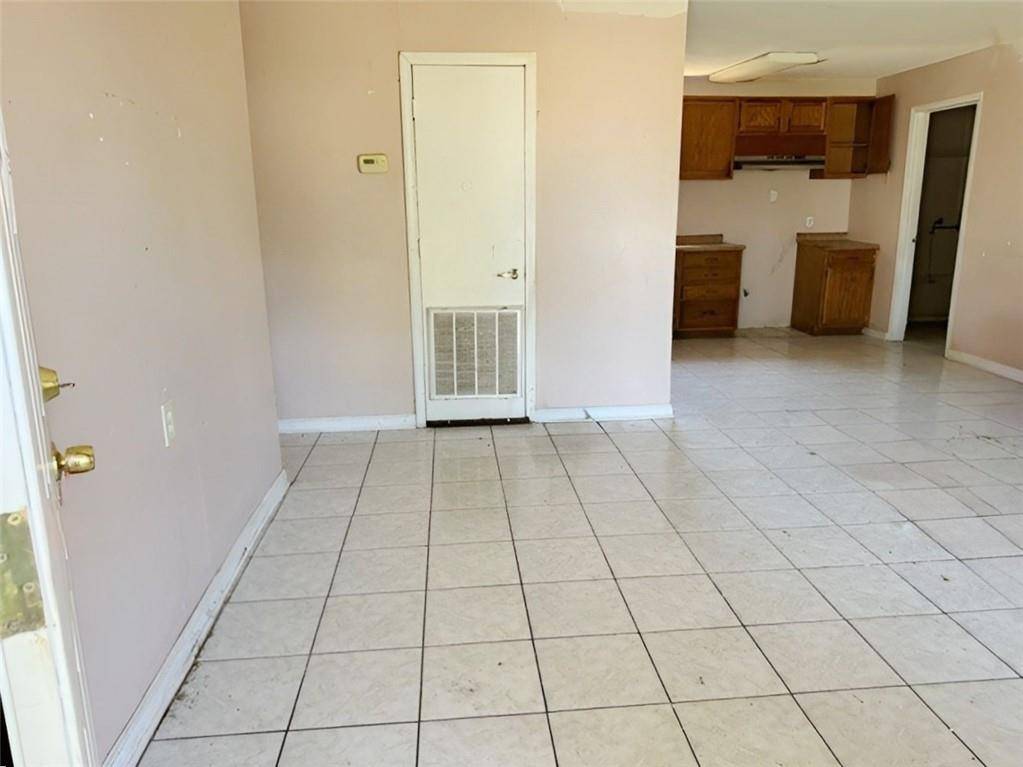 Westwego, LA 70094,355 AZALEA DR