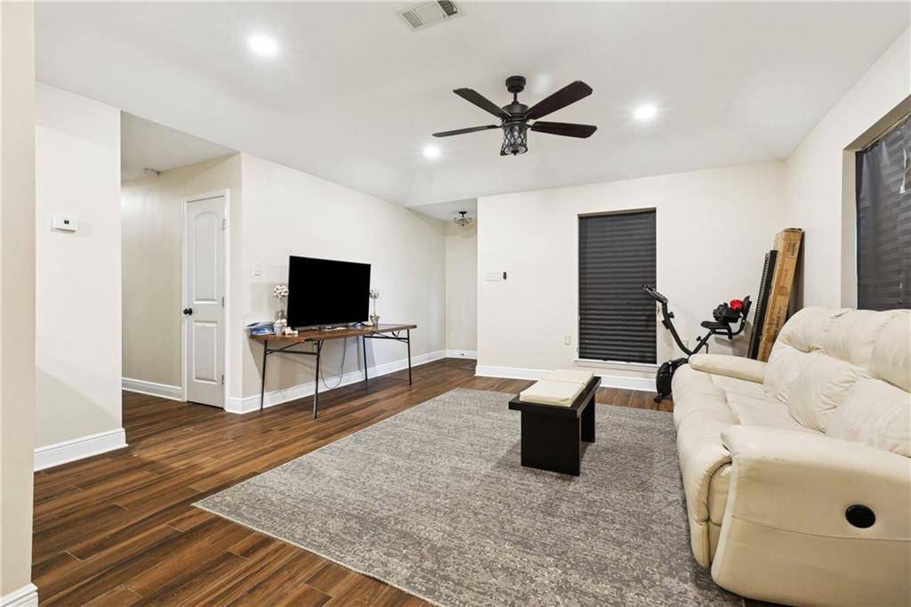La Place, LA 70068,2420 WILLIAMSBURG DR