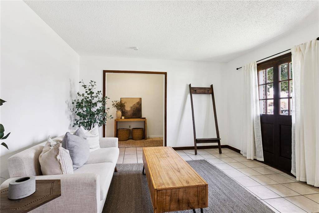 Metairie, LA 70001,1713 APPLE ST. ST