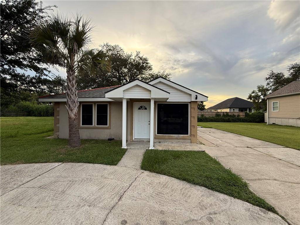 Arabi, LA 70032,2220 AYCOCK ST