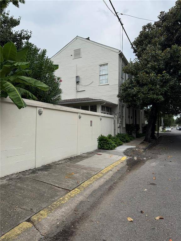 New Orleans, LA 70130,1450 ST ANDREW ST