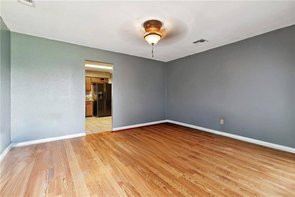 Marrero, LA 70072,3353 BRETAGNE CT