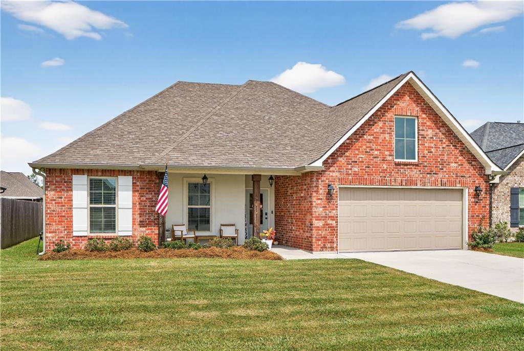 Belle Chasse, LA 70037,107 SUMMER CYPRESS LN