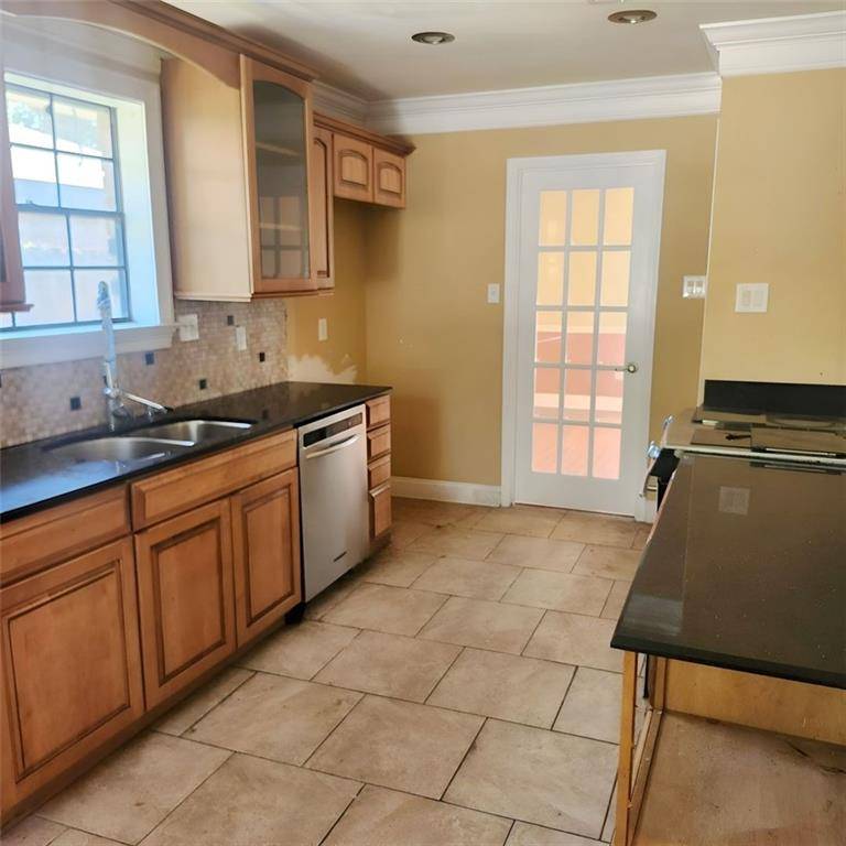 New Orleans, LA 70128,8041 PEBBLE DR