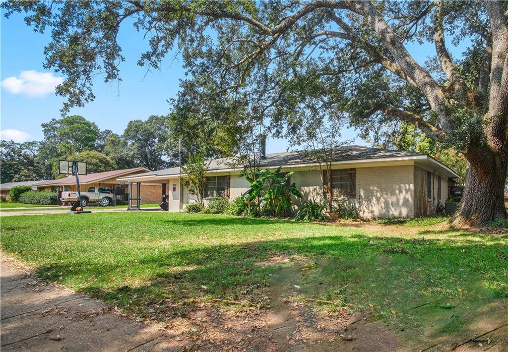 Alexandria, LA 71303,1907 PLANTATION DR