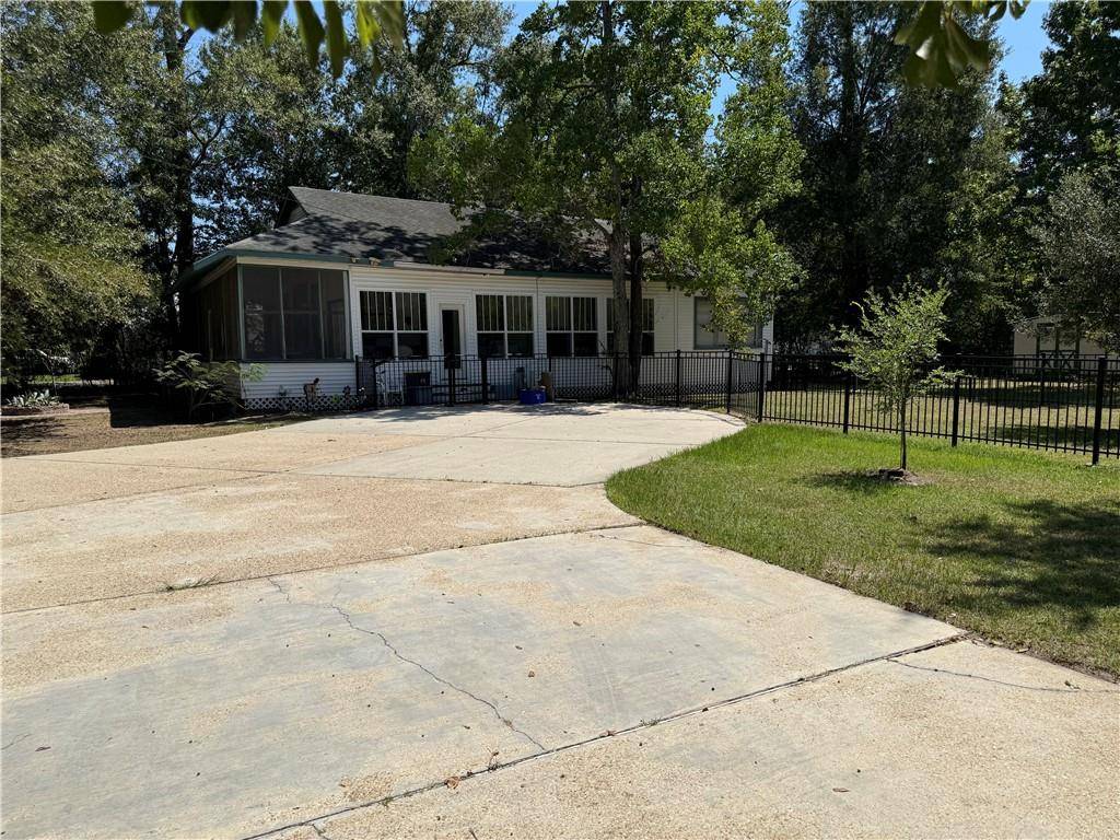 Mandeville, LA 70448,1930 MONTGOMERY ST