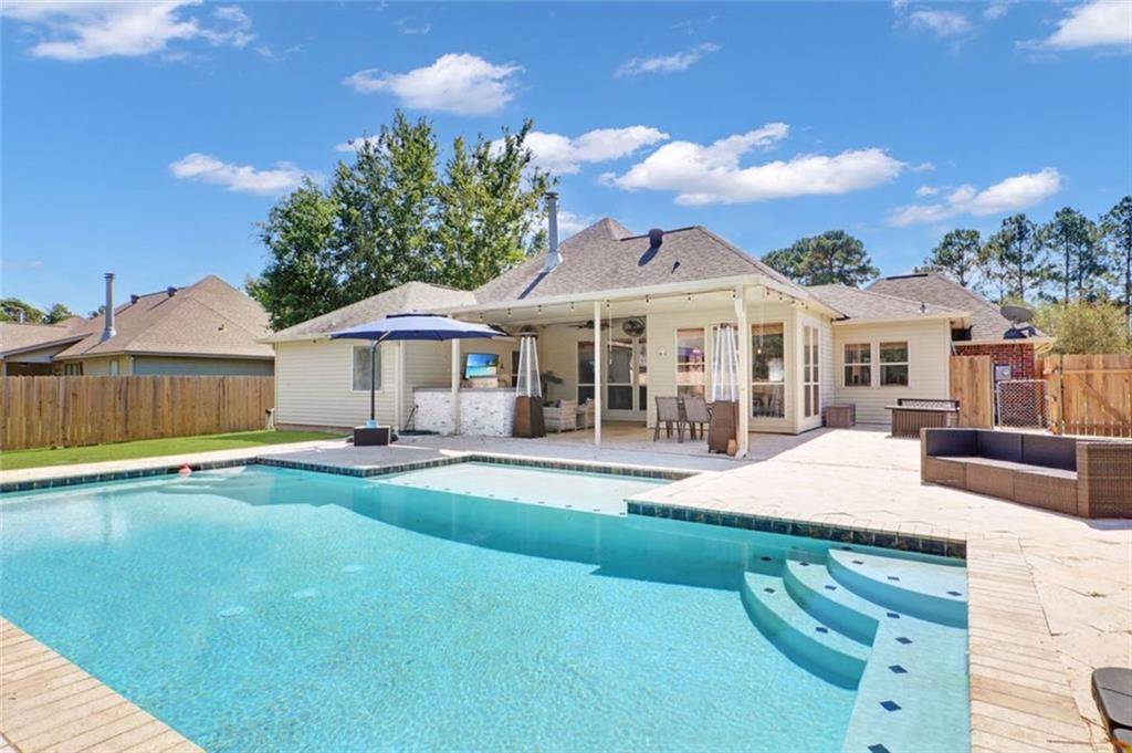 Covington, LA 70433,208 STONEWOOD DR