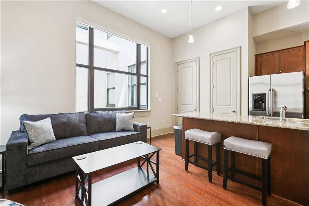 New Orleans, LA 70112,1201 CANAL ST #424