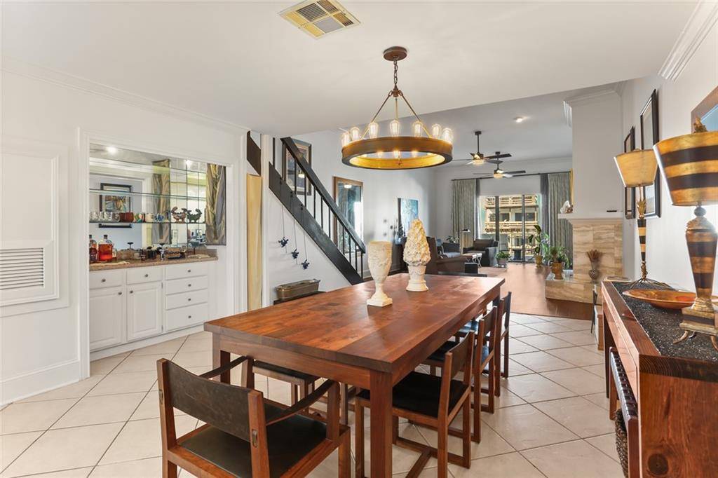 New Orleans, LA 70124,7300 LAKESHORE DR #31