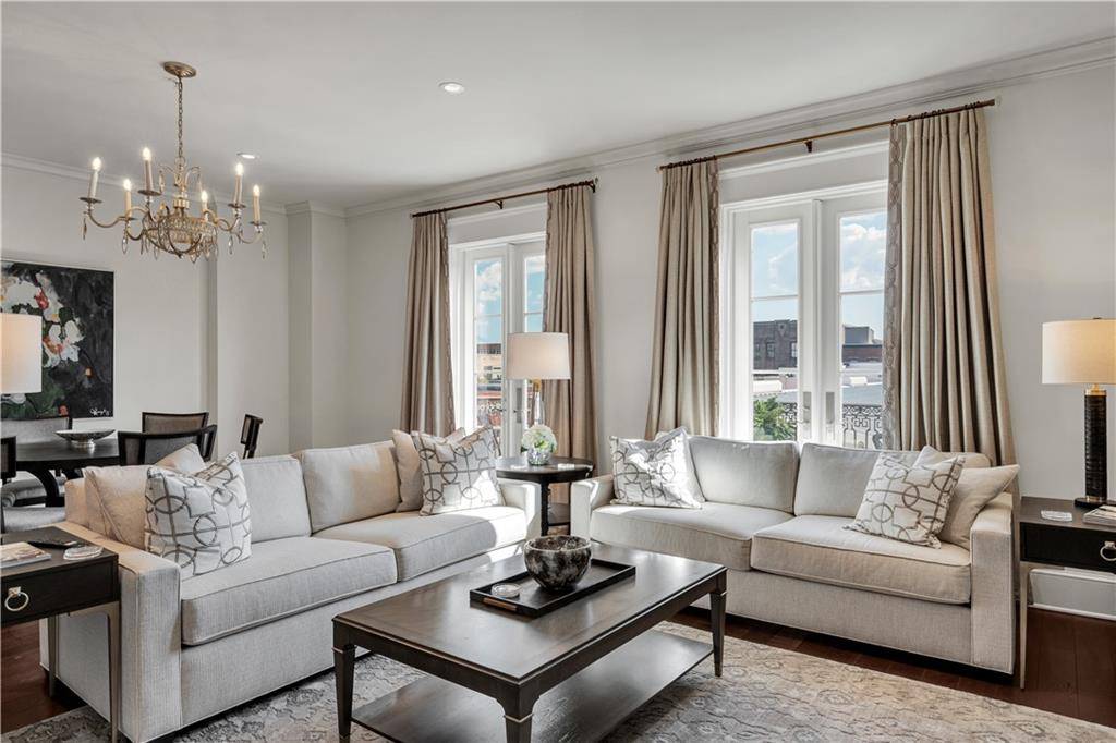 New Orleans, LA 70130,700 MAGAZINE ST #413