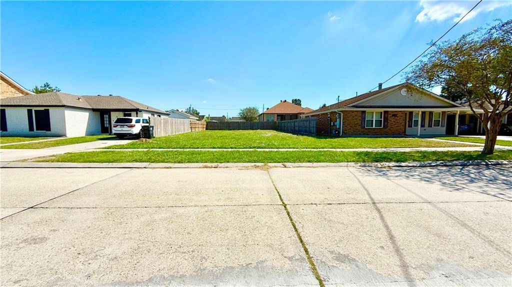 Violet, LA 70092,3305 SHANNON DR