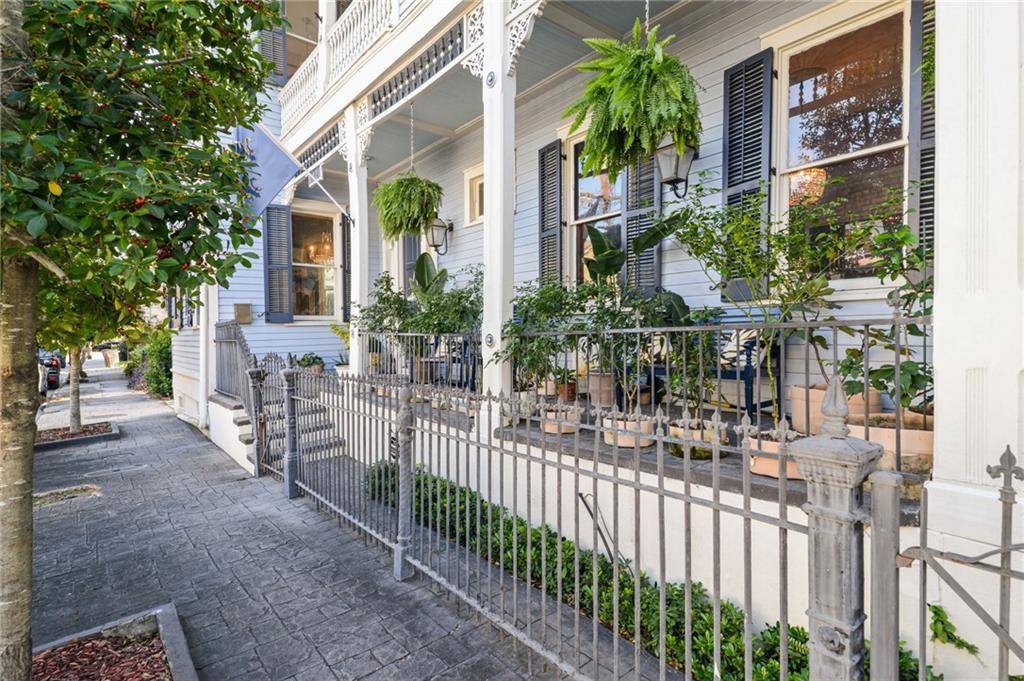 New Orleans, LA 70130,1424 THALIA ST