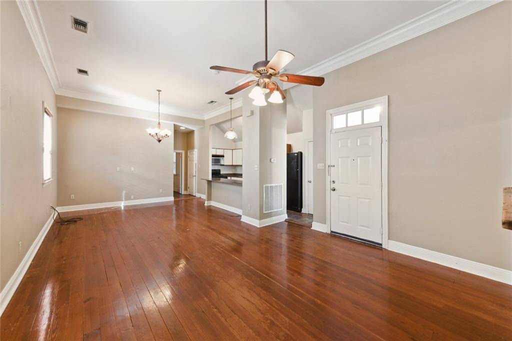 New Orleans, LA 70115,5525 ANNUNCIATION ST