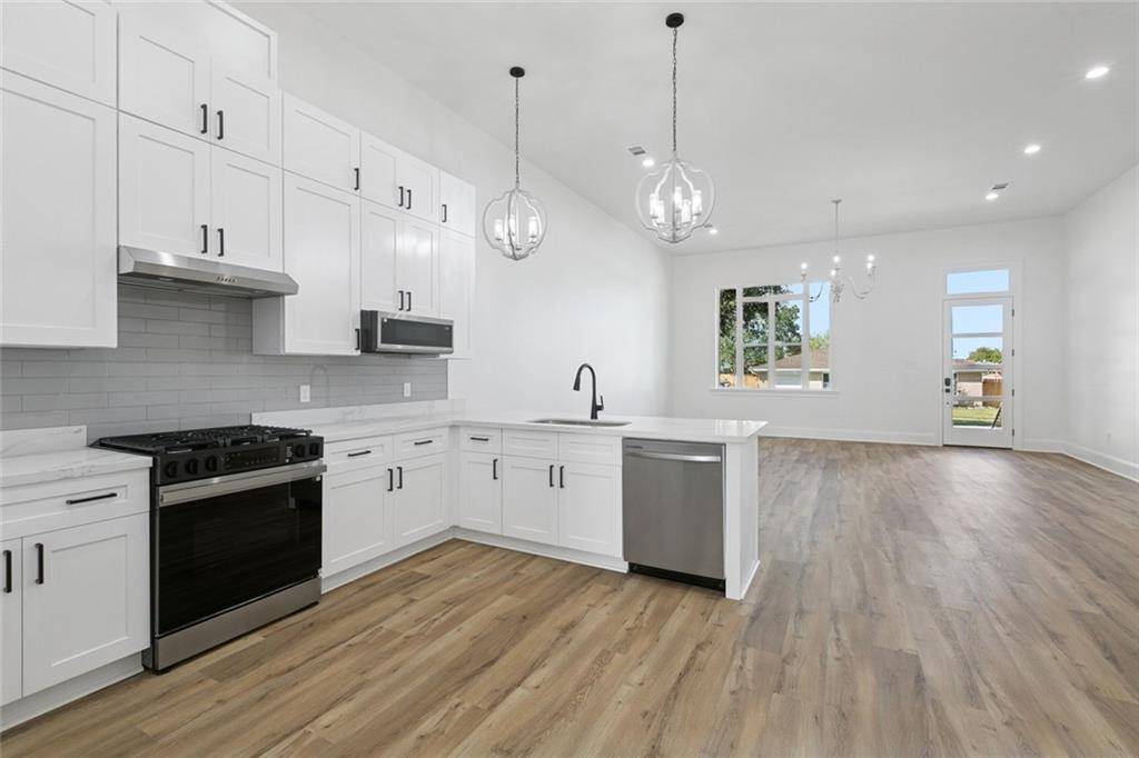 Chalmette, LA 70043,3509 PLAZA DR