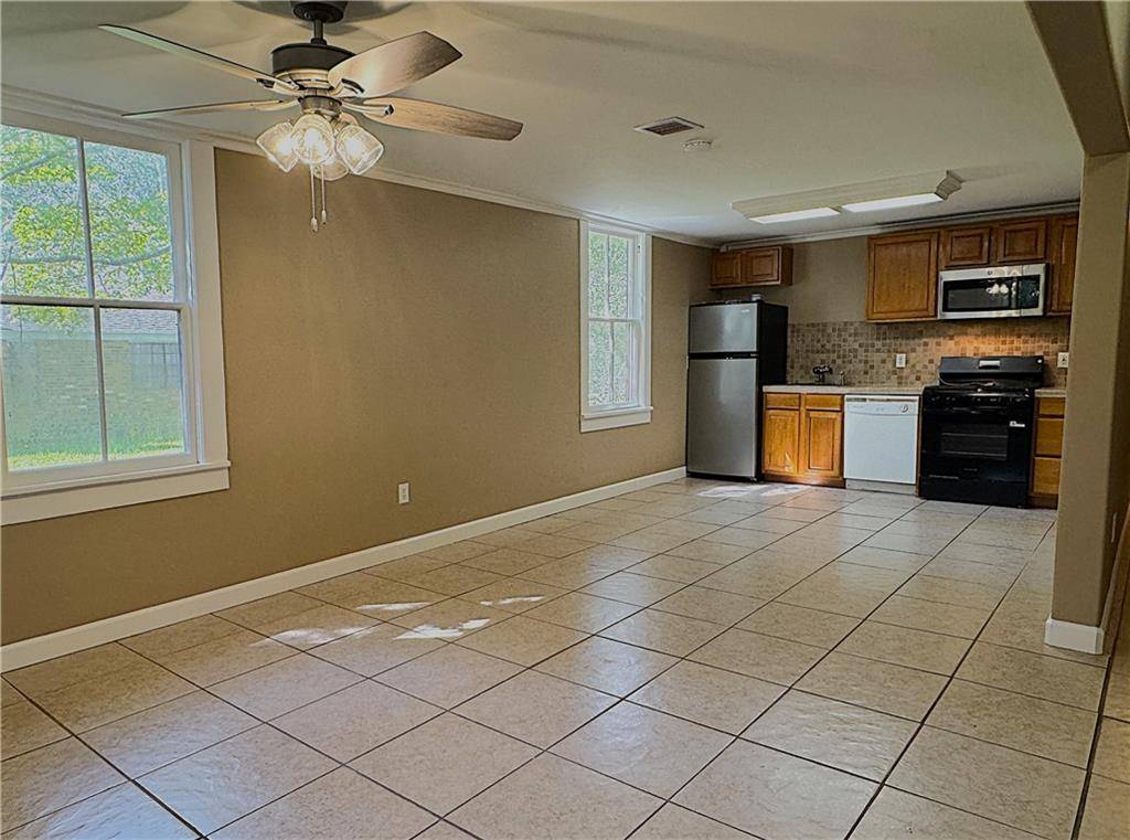 Abita Springs, LA 70420,22033 NINTH ST