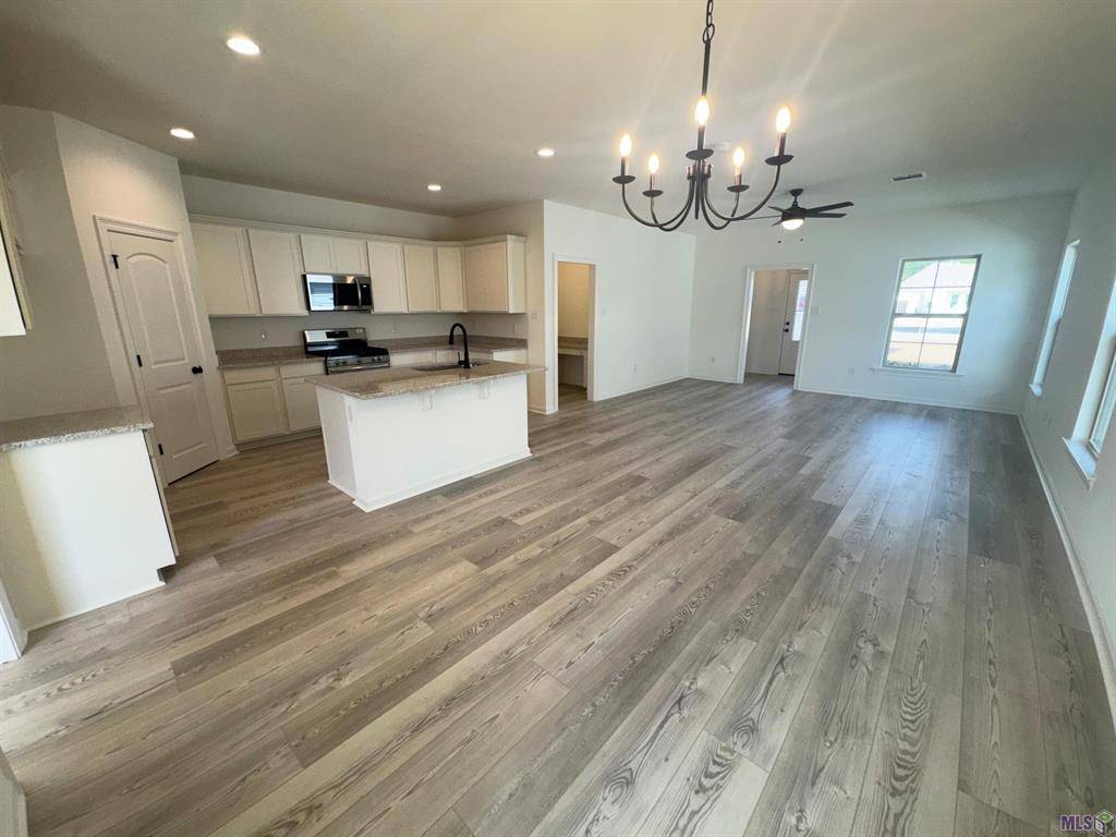 Lacombe, LA 70445,60812 Fairfax DR