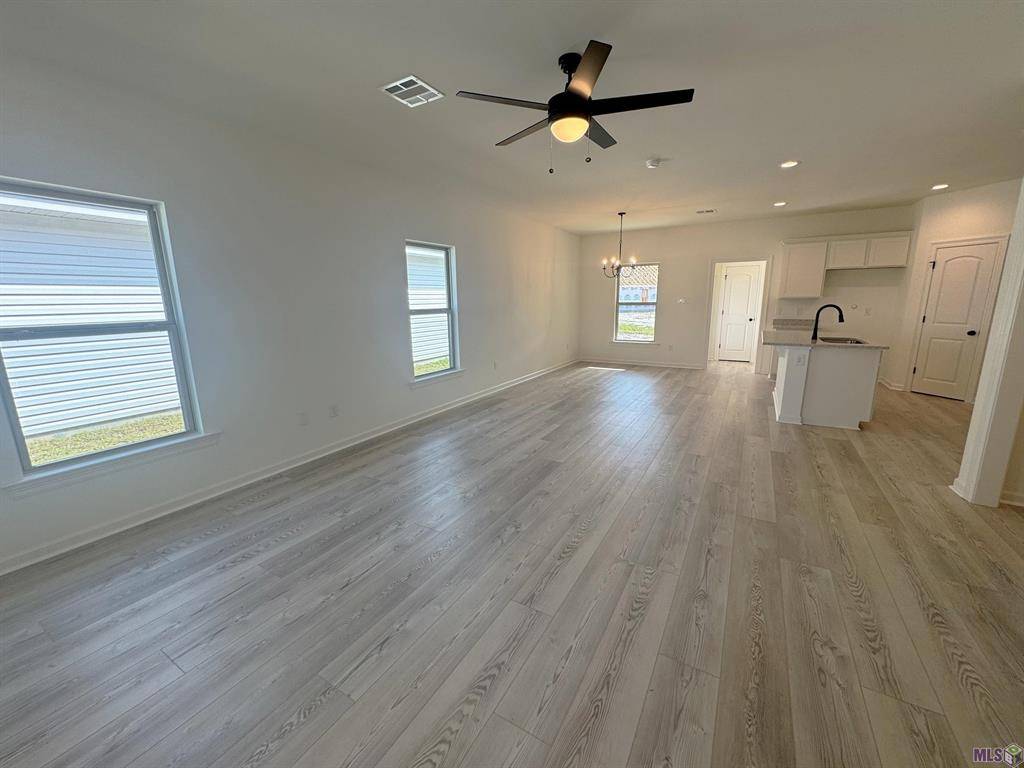 Lacombe, LA 70445,60812 Fairfax DR