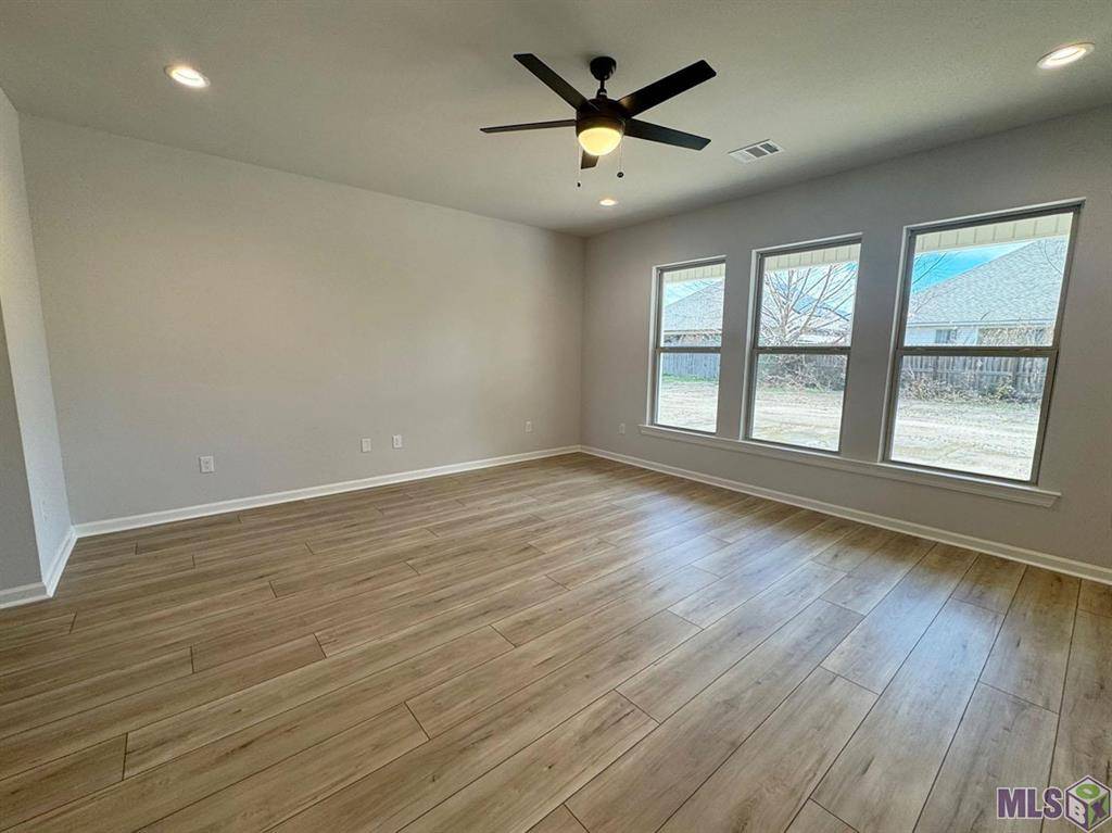Covington, LA 70435,75460 Victoria DR
