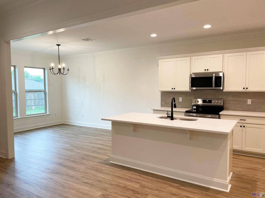 Luling, LA 70070,109 Olivia DR