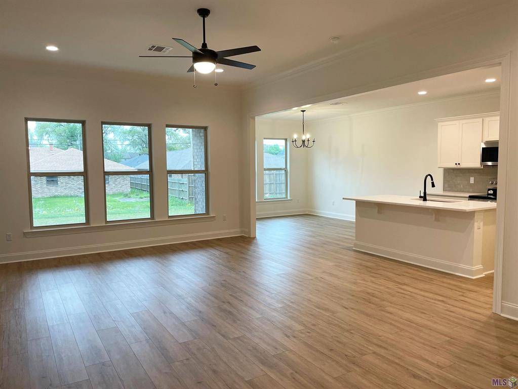 Luling, LA 70070,109 Olivia DR