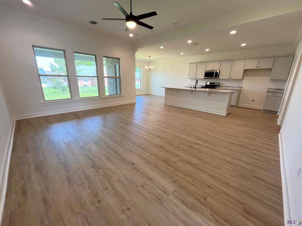 Luling, LA 70070,129 Olivia DR
