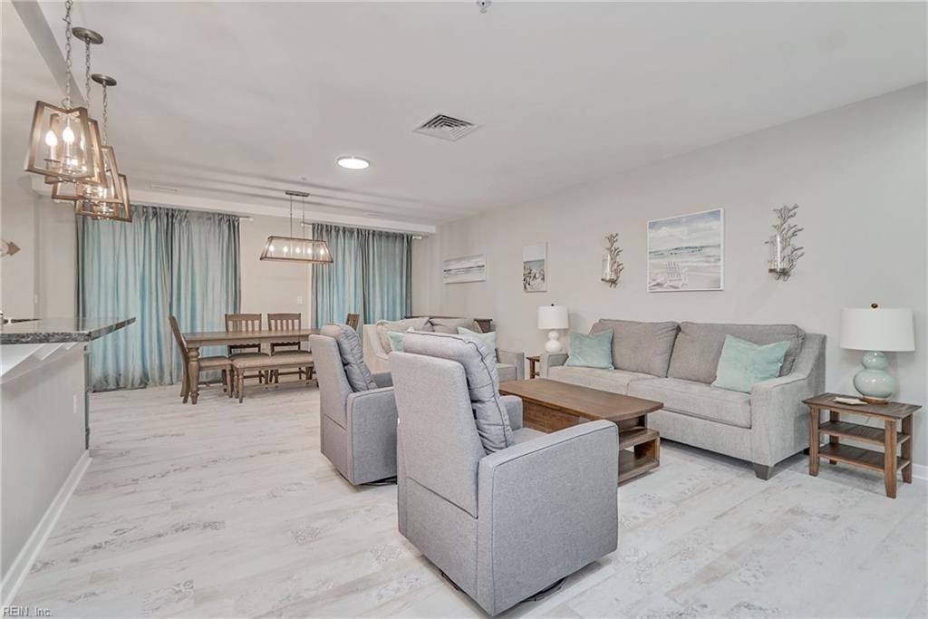 Virginia Beach, VA 23456,3738 Sandpiper RD #424B