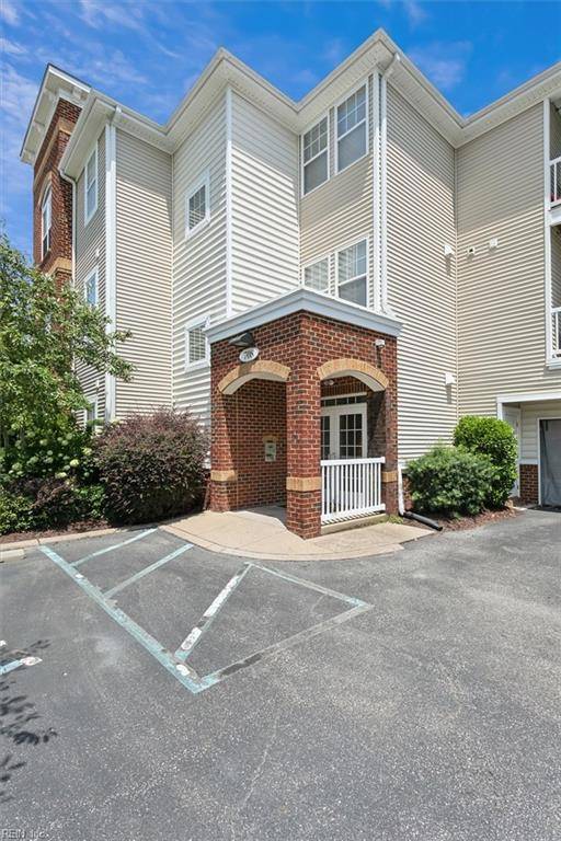 Newport News, VA 23602,708 Windy WAY #304