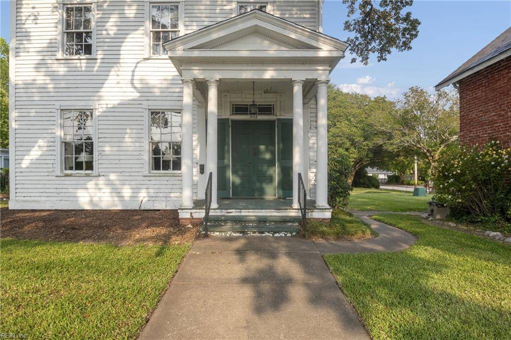 Elizabeth City, NC 27909,204 S Road ST
