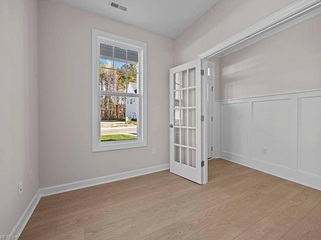 Virginia Beach, VA 23451,1320 Narrow WAY