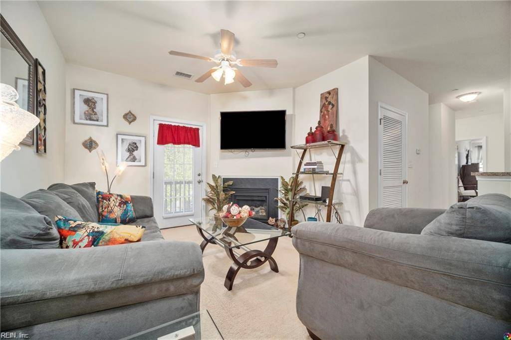 Newport News, VA 23608,459 Old Colonial WAY #204