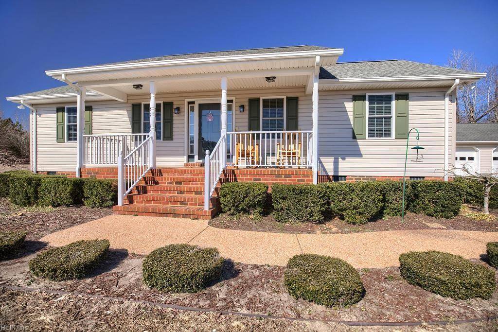 Hayes, VA 23072,4324 Deer Hunters LN
