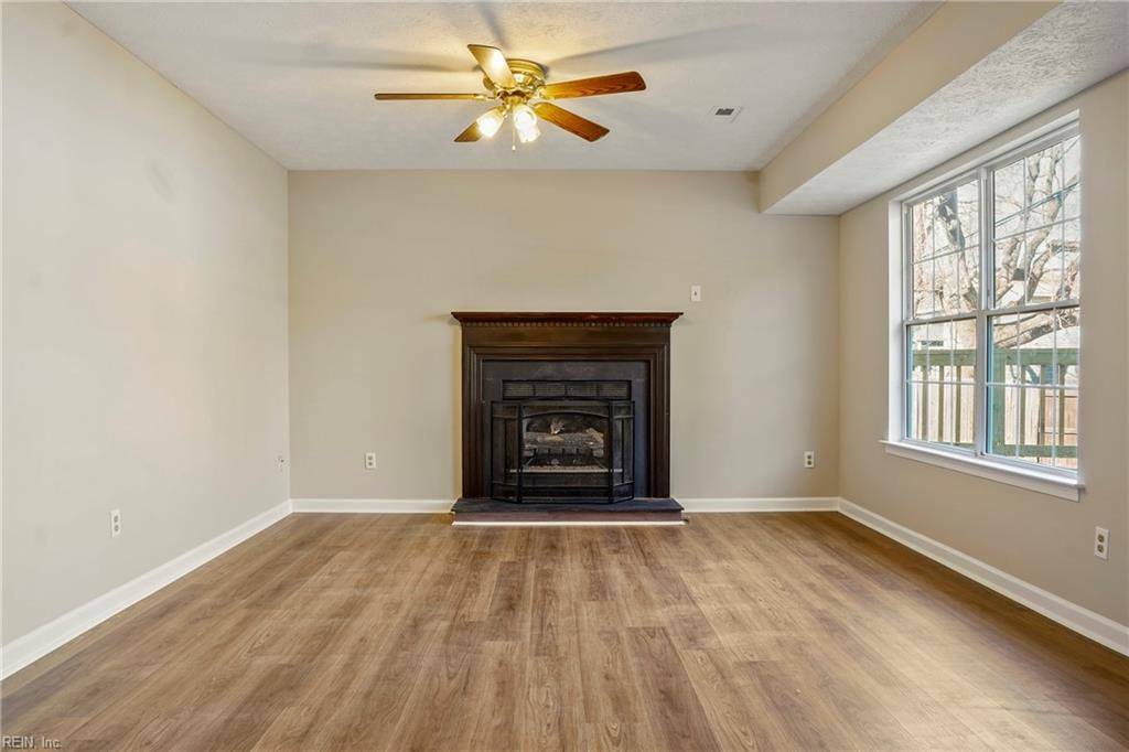 Hampton, VA 23669,12 Riverview DR