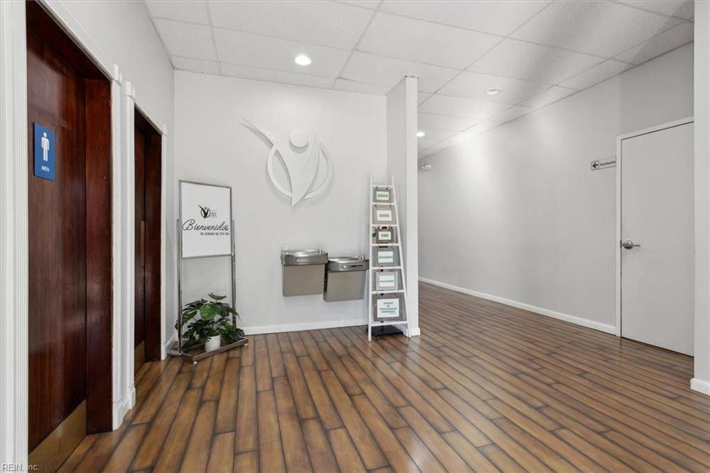 Newport News, VA 23608,14859 Warwick BLVD