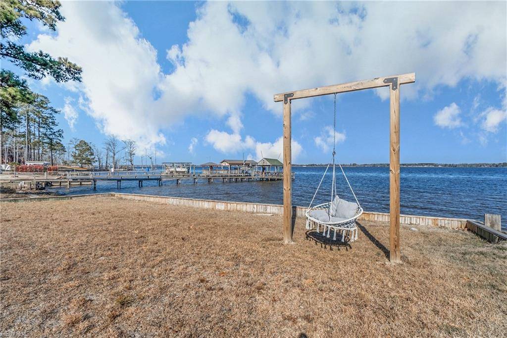Hertford, NC 27944,106 Shore DR