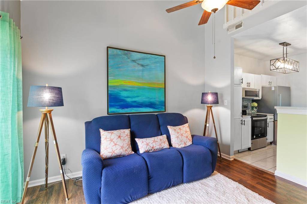 Norfolk, VA 23503,867 Little Bay AVE ##4
