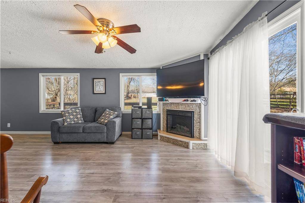 Gloucester, VA 23061,5637 Crany Creek DR