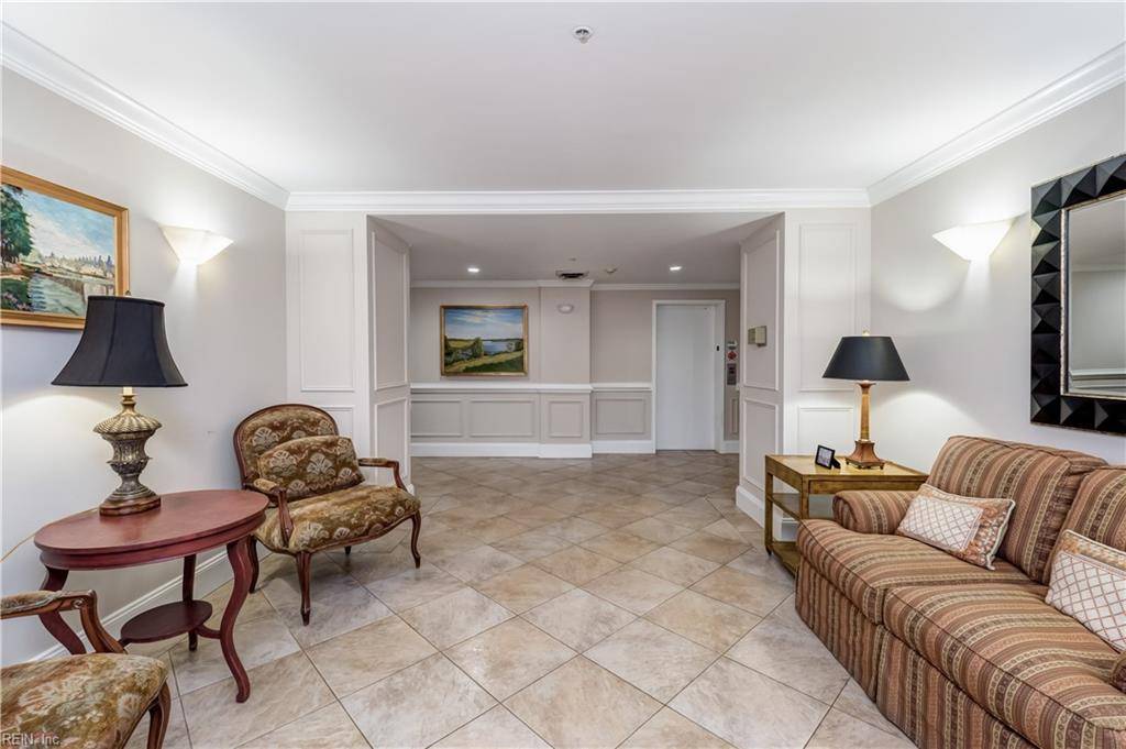 Norfolk, VA 23510,301 Brooke AVE #304