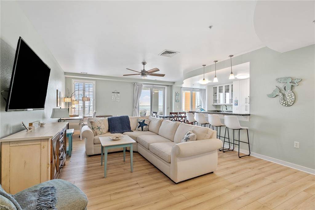 Virginia Beach, VA 23456,3738 Sandpiper RD #232B